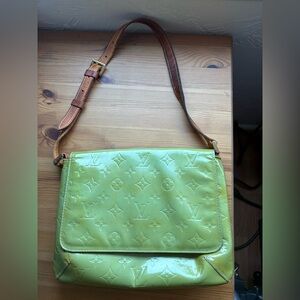 VGUC Louis Vuitton vintage green vernis shoulder bag with COA
